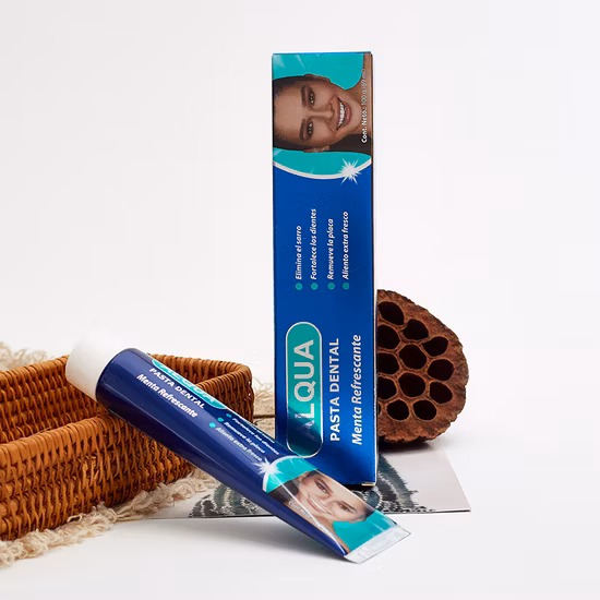 Material para cuidados odontológicos Fornecedor OEM sem flúor para limpeza e clareamento dos dentes Pasta de dente com essência de pérola ativada, sabores personalizados disponíveis